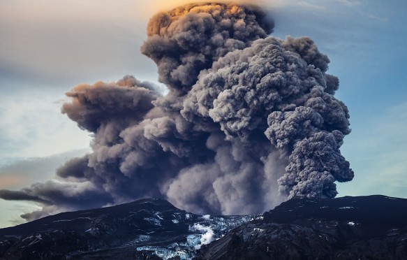 Volcano erupting in Iceland